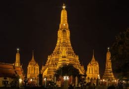 Wat_Arun,_Bangkok,_Tailandia,_2013-08-22,_DD_37