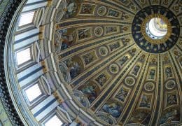 Cupola_del_Brunelleschi_nella_Basilica_di_San_Pietro,_città_del_Vaticano_(Roma)_-_panoramio_(2)